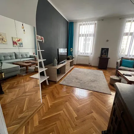 Apartment Djana